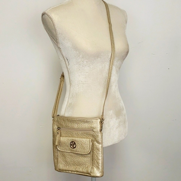 Kim Rogers Gold Metallic Crossbody Adjustable Strap Bag NWOT Faux Leather - Picture 1 of 14